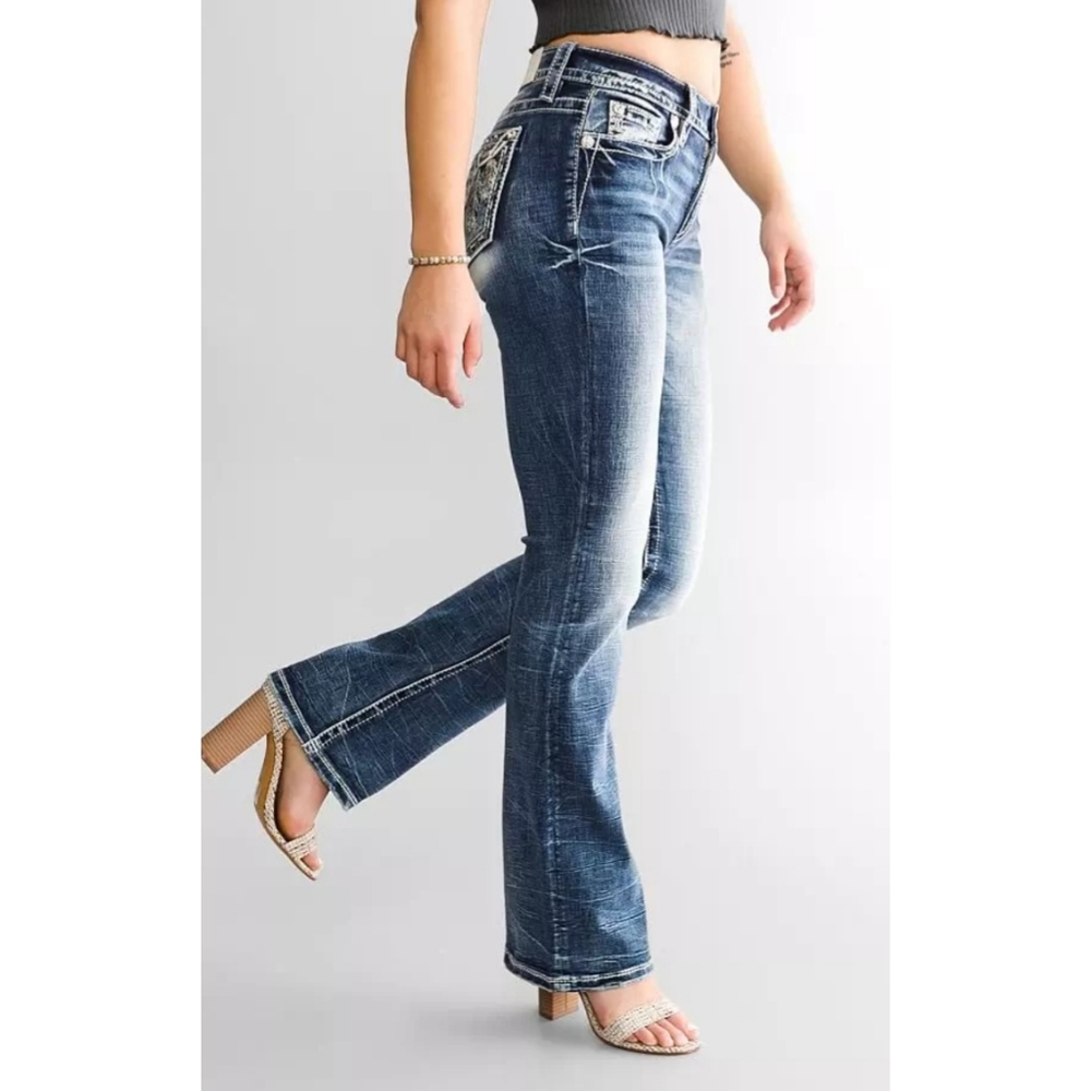Miss me Women's boot style jeans with embezzlement size 28